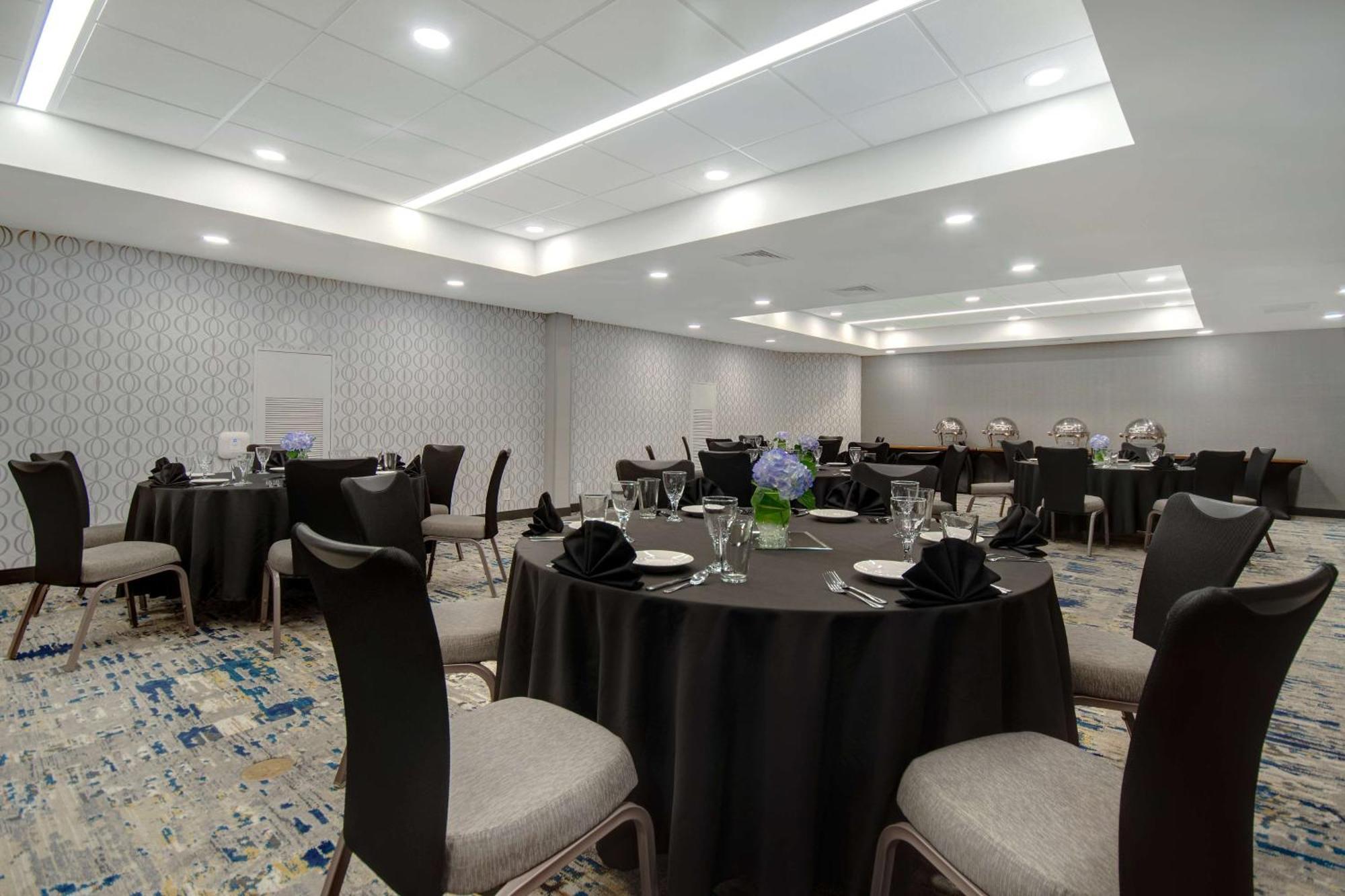 Embassy Suites By Hilton Detroit Metro Airport Romulus Exterior foto