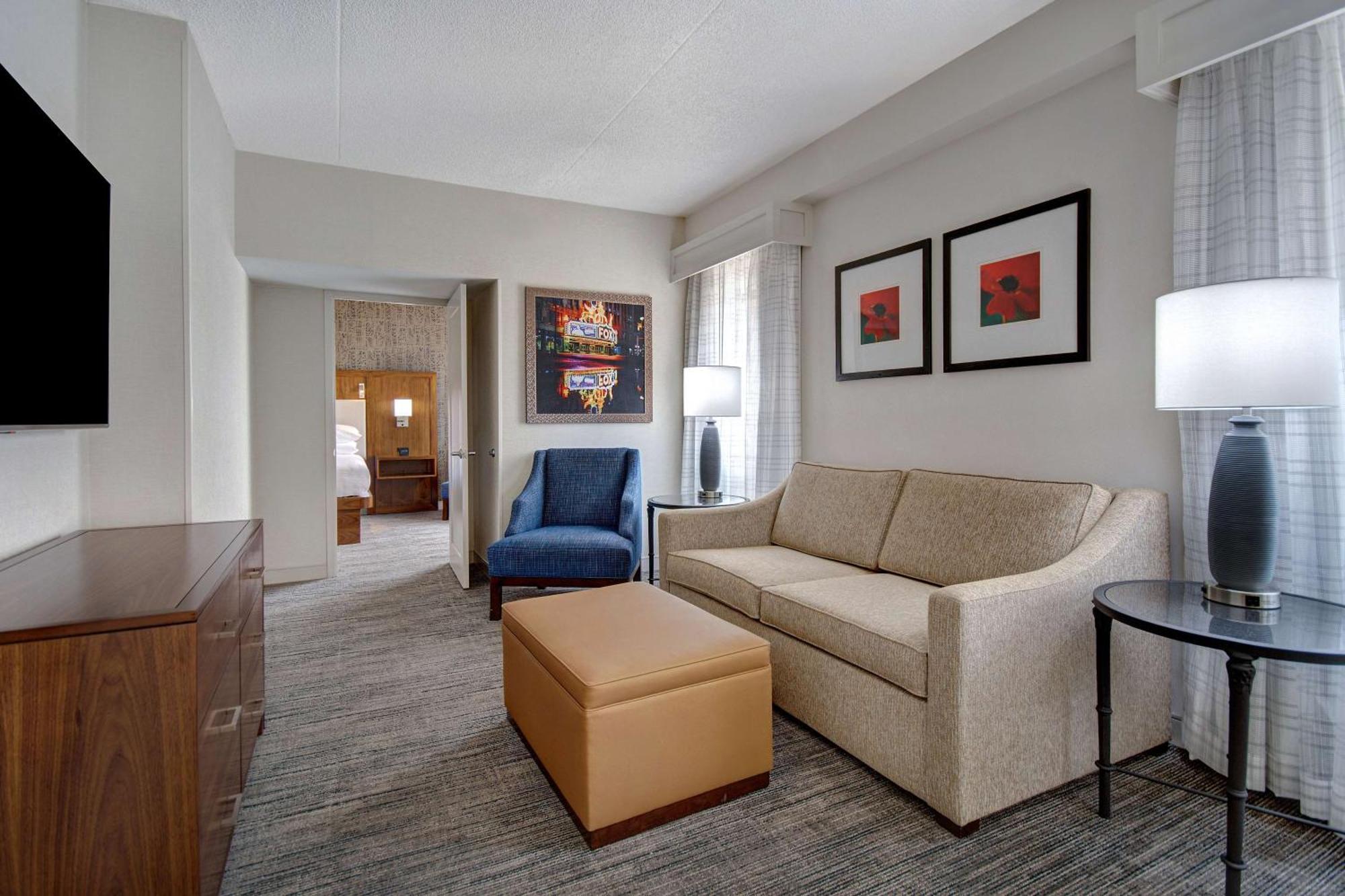 Embassy Suites By Hilton Detroit Metro Airport Romulus Exterior foto