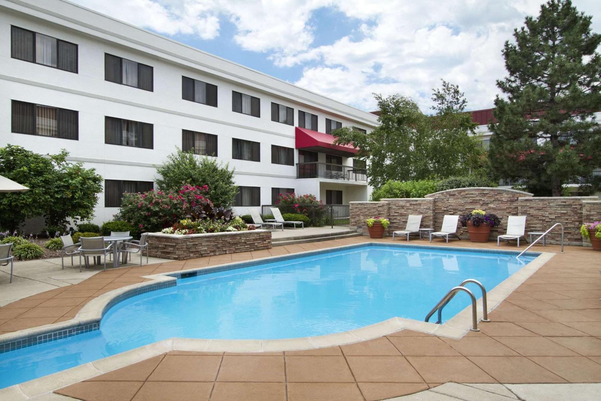 Embassy Suites By Hilton Detroit Metro Airport Romulus Exterior foto